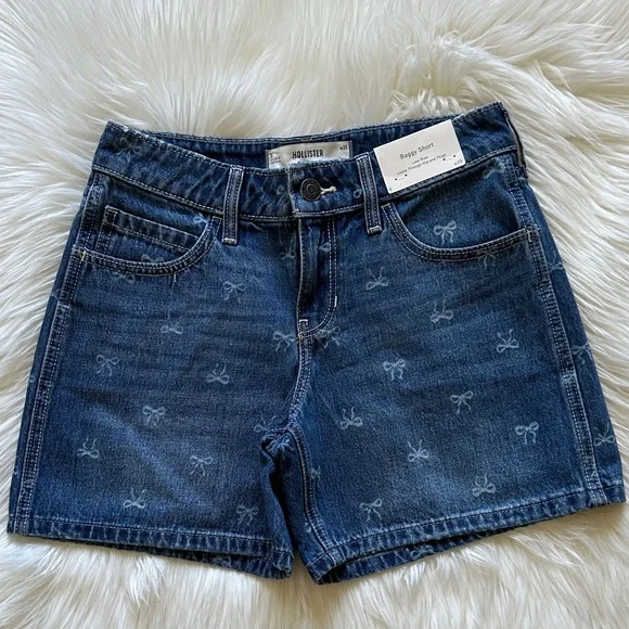 Hollister Low-Rise Bow Pattern Baggy Denim Shorts - Picture 3 of 8